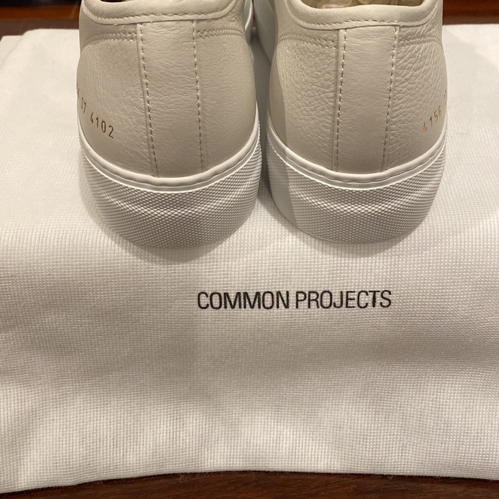 Sneakers - Picture 4 of 5
